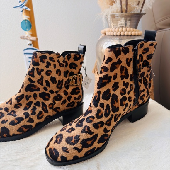 Cole haan women's Kimberly waterproof leopard print ankle booties. Size 9 - Picture 4 of 16